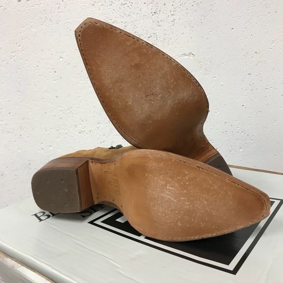 Frye Sacha Moto shortie in sand NWT - Picture 3 of 4